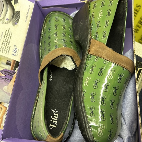 Lila medical sure grip shoes barely worn 7.5 medium - Picture 2 of 14